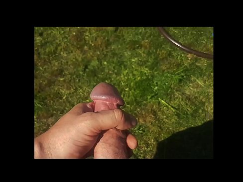 ❤️ Vruća zgodnica jebe svoju ružičastu macu i svršava špricom u ljetnom vrtu ❤ Porno vk na hr.fotonovelasxxx.ru ﹏